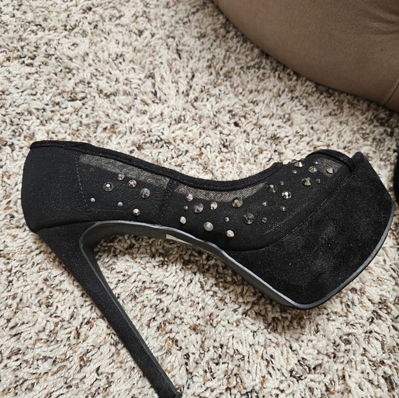 Madison Embellished Black Stilettos NWOB - Picture 4 of 10